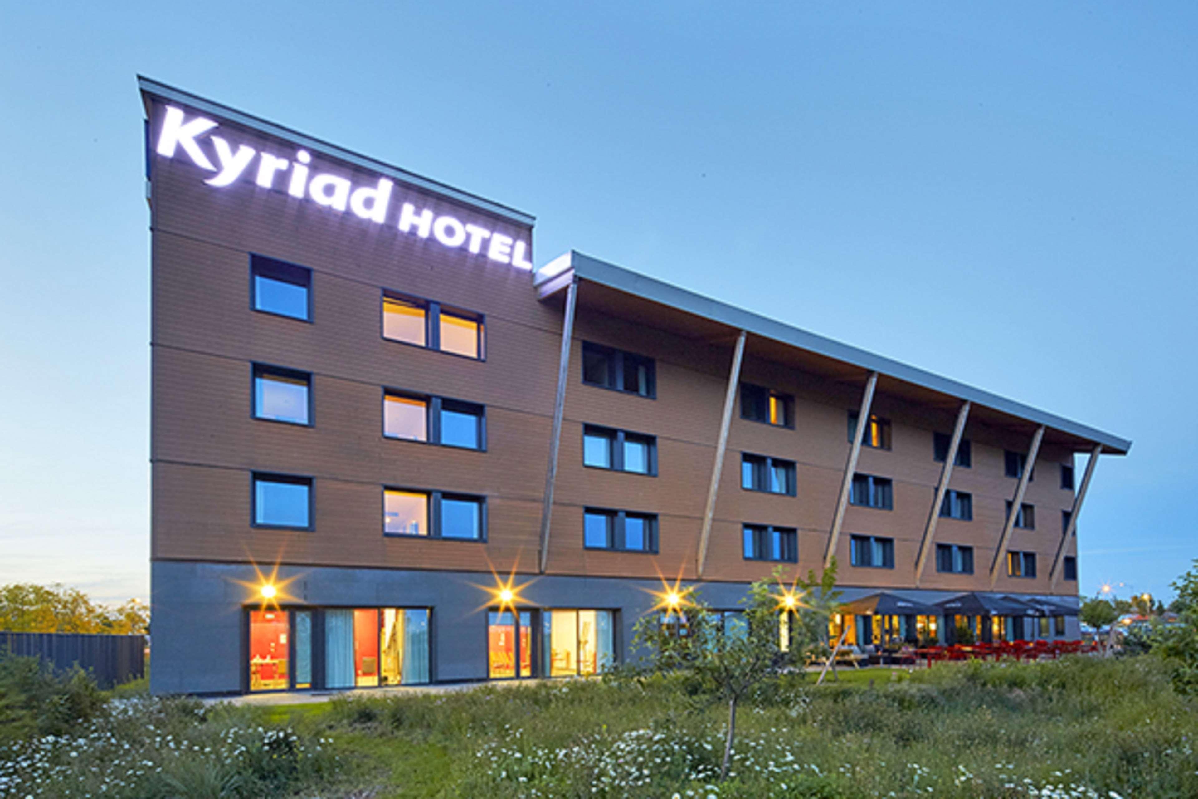 Ibis Lyon Est Meyzieu Hotel Exterior photo